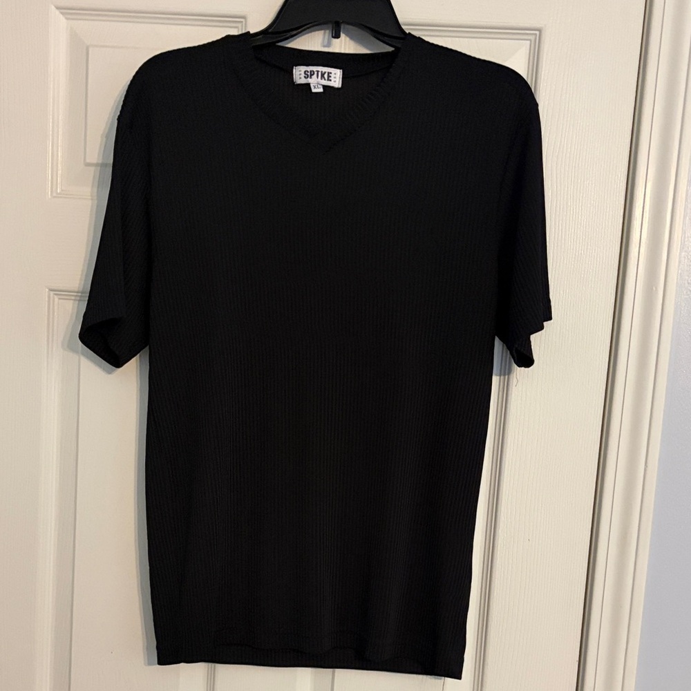 SPIKE Black Short Sleeve V‑Neck Top